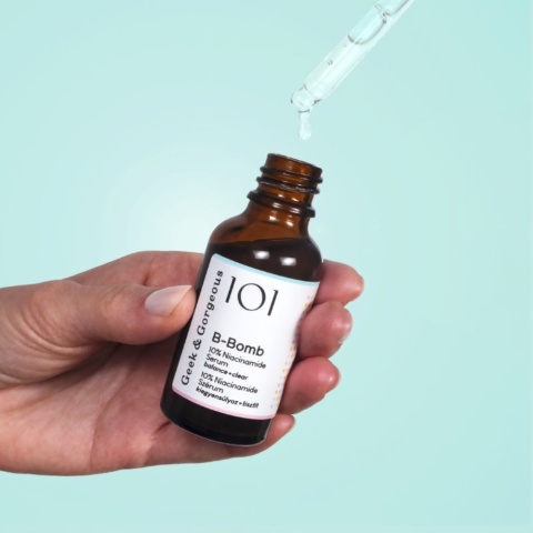 Geek & Gorgeous - B-Bomb, 30ml - serum z 10% niacynamidem Geek & Gorgeous - B-Bomb, 30ml - serum z 10% niacynamidem
