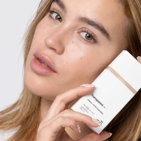 Transparent Lab - Mineral Tinted Sunscreen - Odcień Light - Lekki Mineralny Krem Tonujący z Filtrem SPF, 100 ml Transparent Lab - Mineral Tinted Sunscreen - Odcień Light - Lekki Mineralny Krem Tonujący z Filtrem SPF, 100 ml
